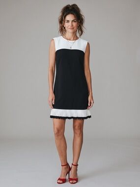 Studio One White Black Pleated Hem Dress Size 8 Classic Colorblock Sleeveless